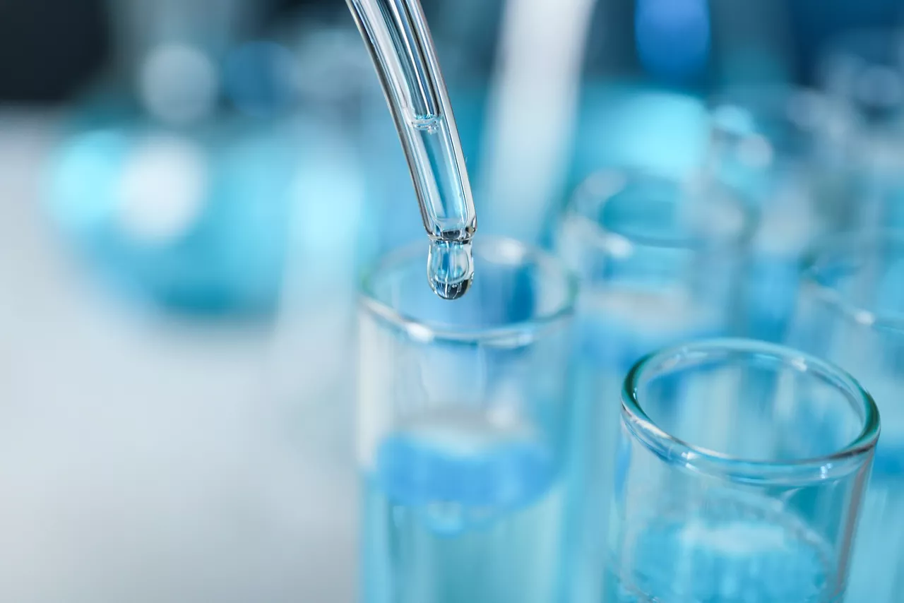 Dripping liquid into test tube