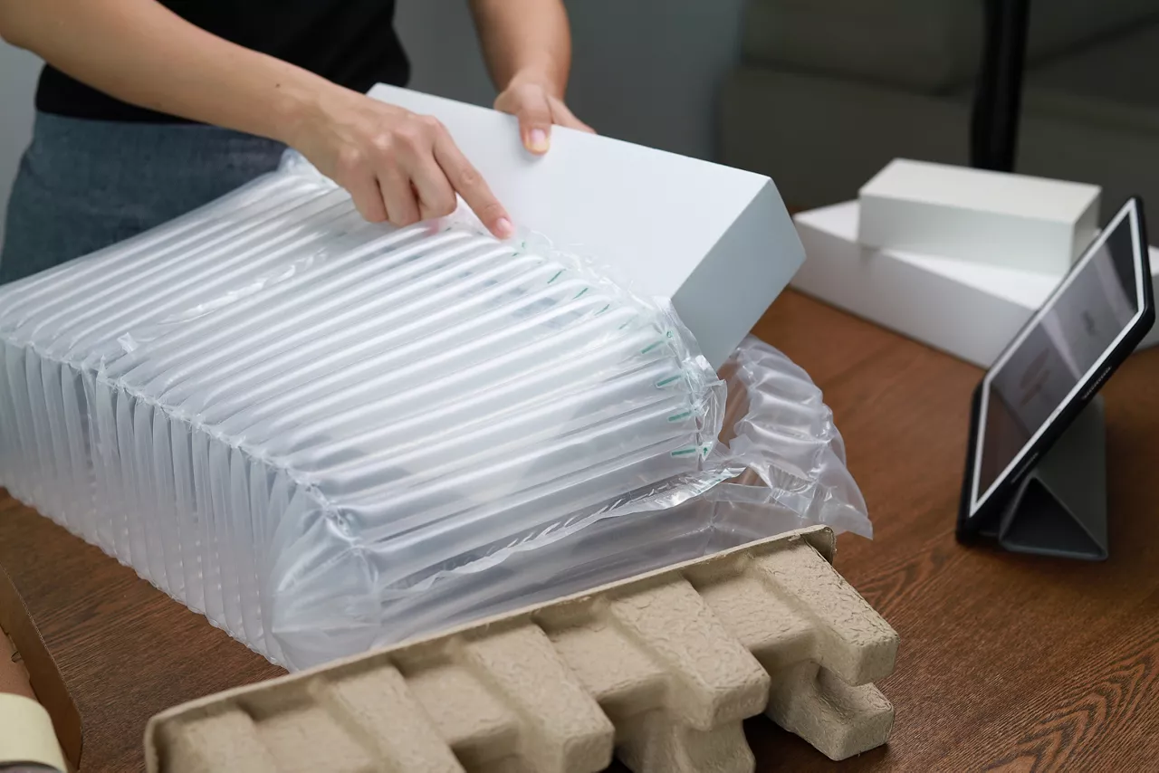 Packing products for delivery, shipping service.
