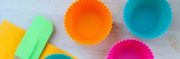 Colorful silicone cupcake liners 