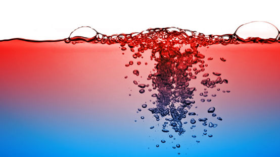 水と酸素は赤色で、液体は青色